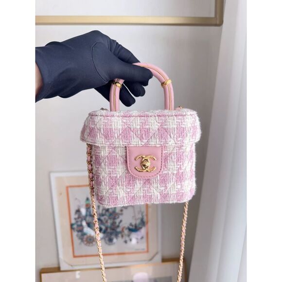 Chanel Women Pre-Loved Bag Very Good Condition - Picture 4 of 9